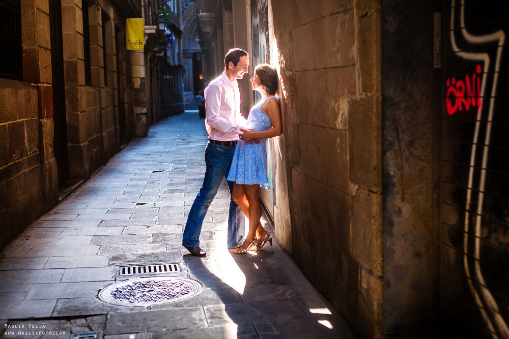 Morning photo shoot in Barcelona. Photographer in Barcelona Spain Maslik Yulia