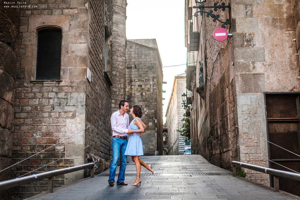 Morning photo shoot in Barcelona. Photographer in Barcelona Spain Maslik Yulia
