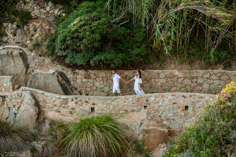 Sesión de fotos de playa en la Costa Brava. Fotógrafo en Barcelona  Maslik Yulia