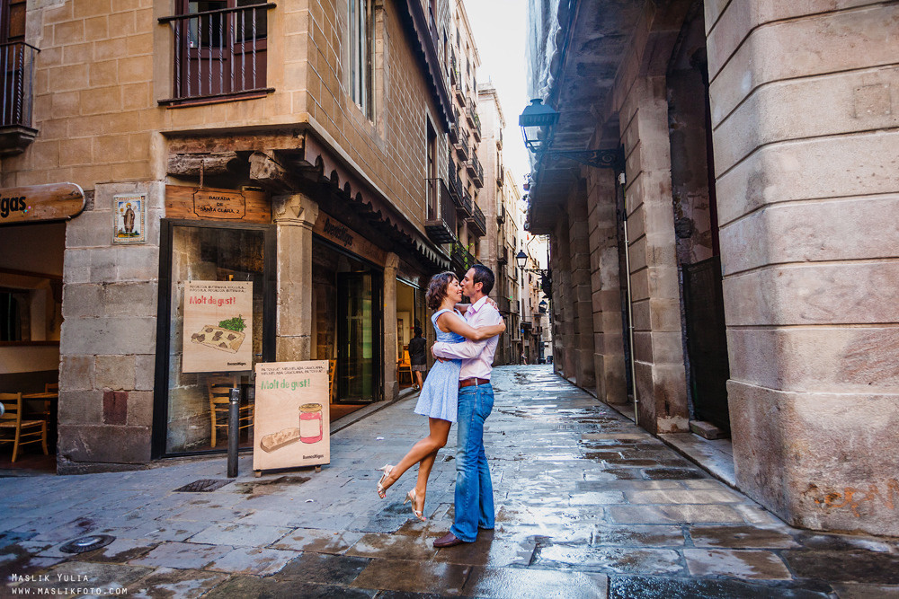 Morning photo shoot in Barcelona. Photographer in Barcelona Spain Maslik Yulia