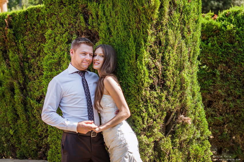 Свадебная фотосессия в Барселоне в парке Лабиринт. Фотограф в Барселоне Испании Маслик Юлия