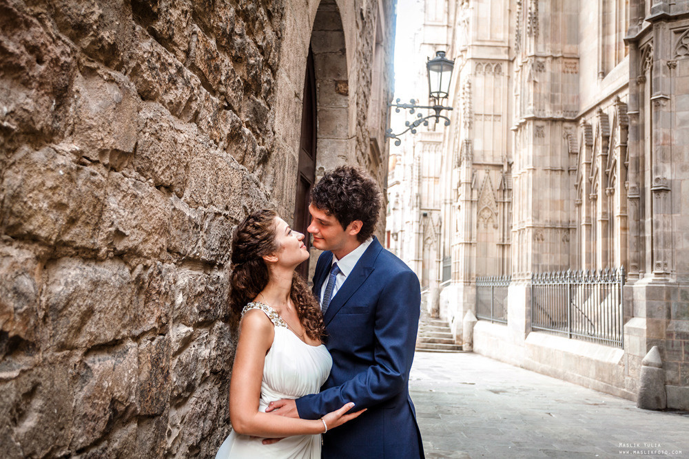 Sesión de fotos de boda de playa en España. Fotógrafo en Barcelona  Maslik Yulia