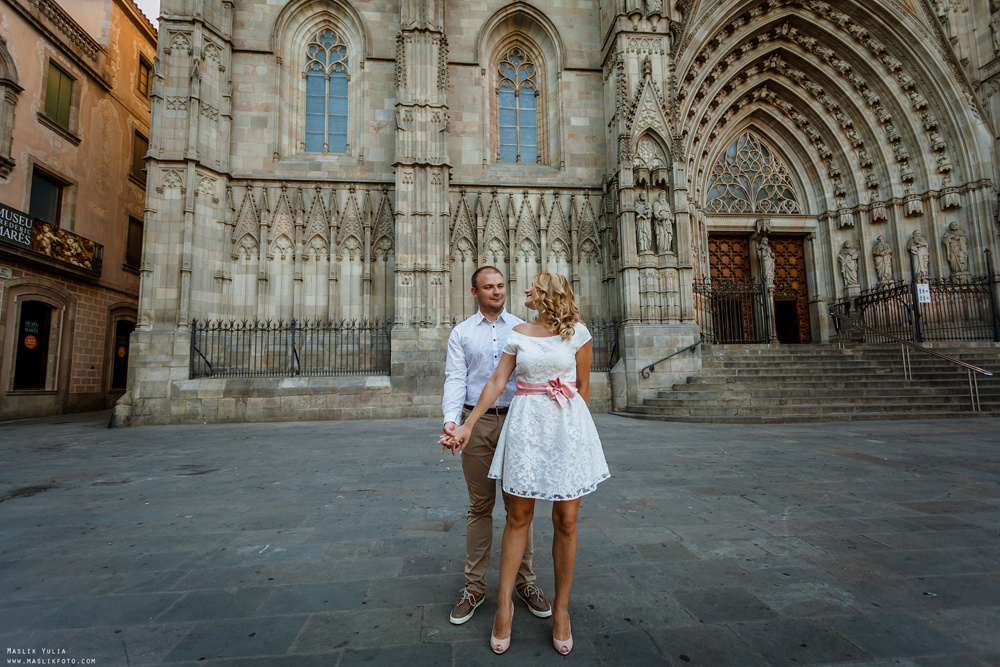 Przyjemna sesja zdjęciowa w Barcelonie. Fotograf w Barcelonie Hiszpanii Maslik Yulia