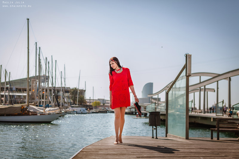 Elegante sesión de fotos en el puerto de Barcelona. Fotógrafo en Barcelona  Maslik Yulia