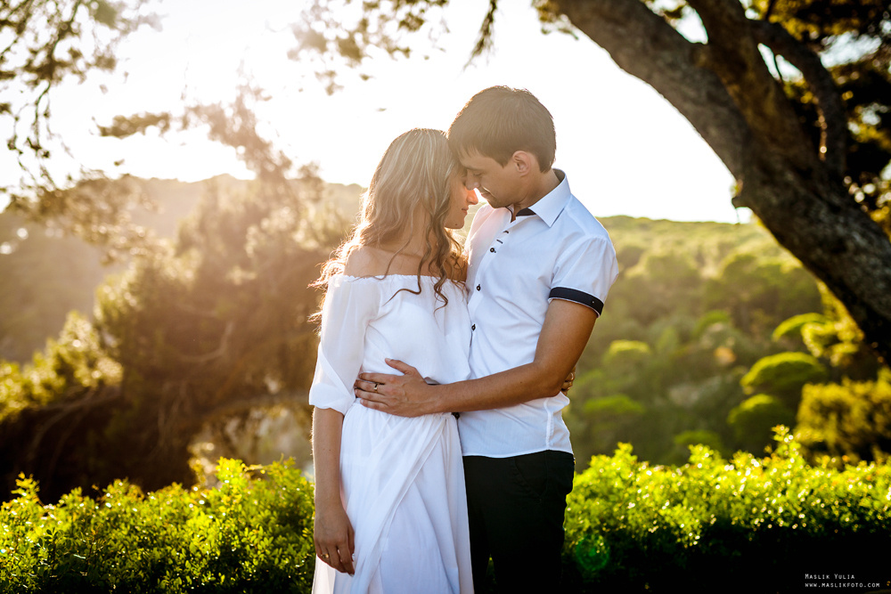 Sesión de fotos solares en Lloret de Mar. Fotógrafo en Barcelona  Maslik Yulia