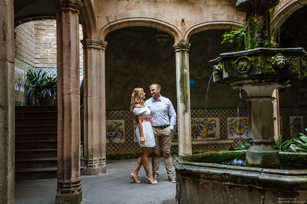 Przyjemna sesja zdjęciowa w Barcelonie. Fotograf w Barcelonie Hiszpanii Maslik Yulia