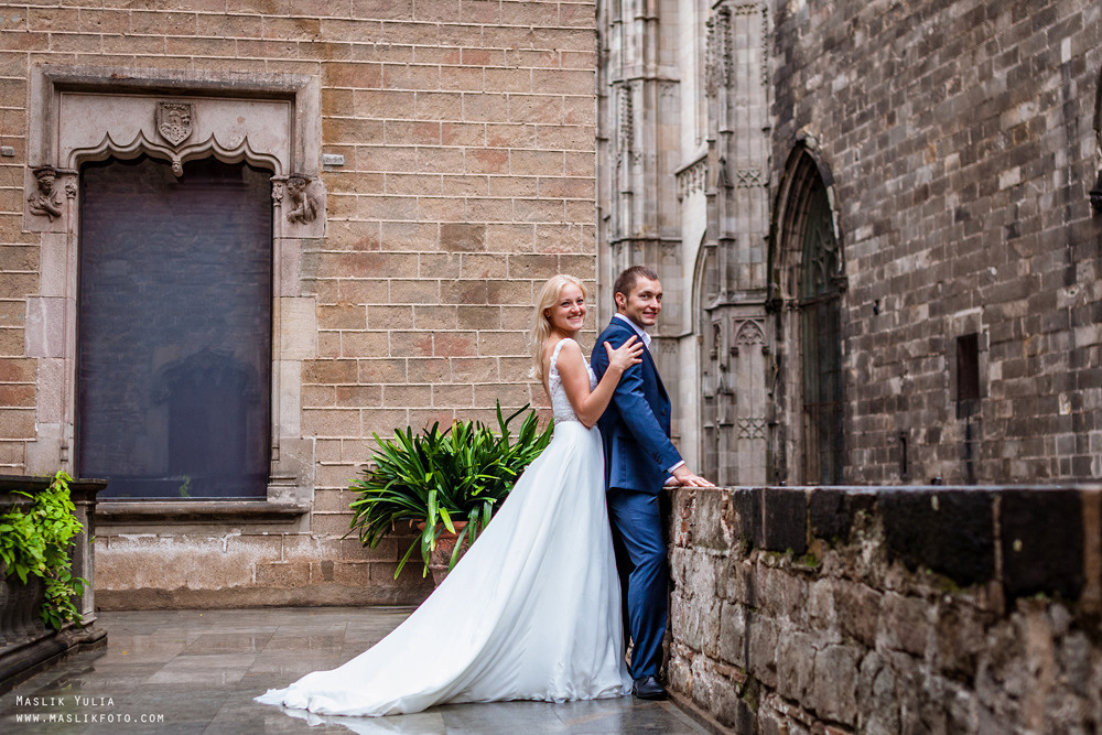 Дождливая фотосессия в Барселоне. Фотограф в Барселоне Испании Маслик Юлия