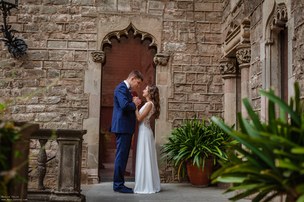 Fairytale photo shoot in Barcelona. Photographer in Barcelona Spain Maslik Yulia