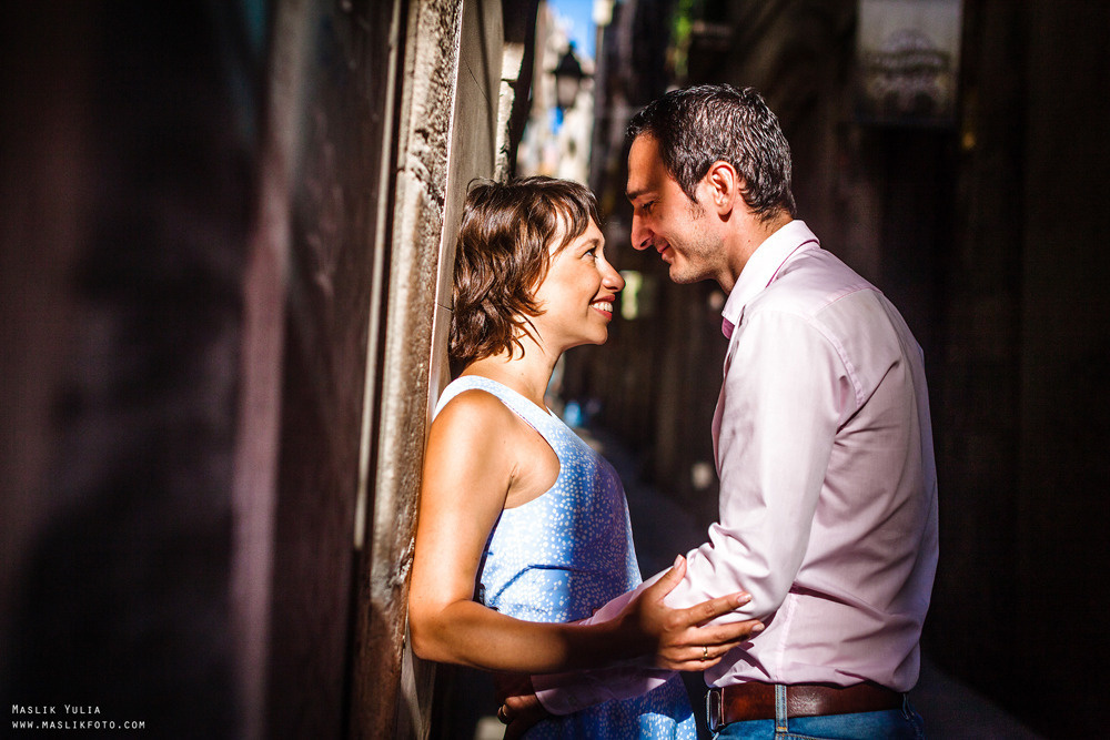 Morning photo shoot in Barcelona. Photographer in Barcelona Spain Maslik Yulia