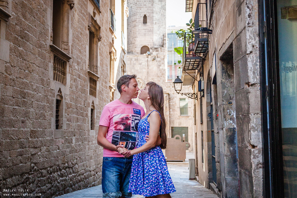 Paseo matutino de barcelona. Fotógrafo en Barcelona  Maslik Yulia