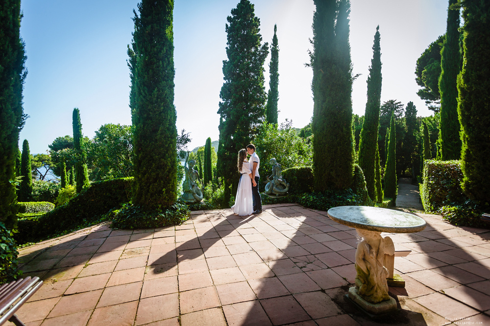 Sesión de fotos solares en Lloret de Mar. Fotógrafo en Barcelona  Maslik Yulia