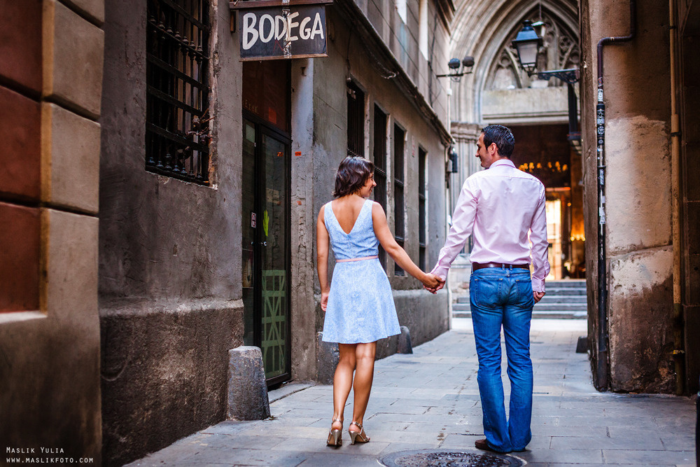 Morning photo shoot in Barcelona. Photographer in Barcelona Spain Maslik Yulia