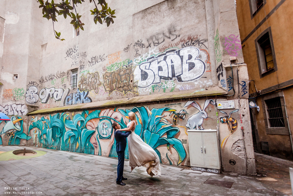Дождливая фотосессия в Барселоне. Фотограф в Барселоне Испании Маслик Юлия