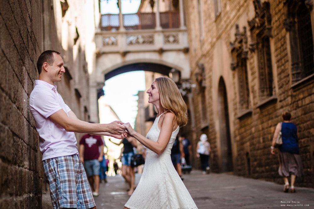 Sesión fotográfica familiar de verano en Barcelona. Fotógrafo en Barcelona  Maslik Yulia