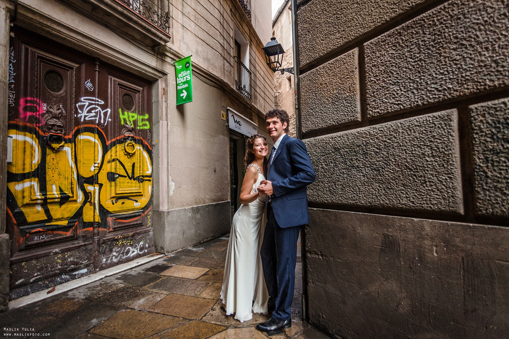 Sesión de fotos de boda de playa en España. Fotógrafo en Barcelona  Maslik Yulia