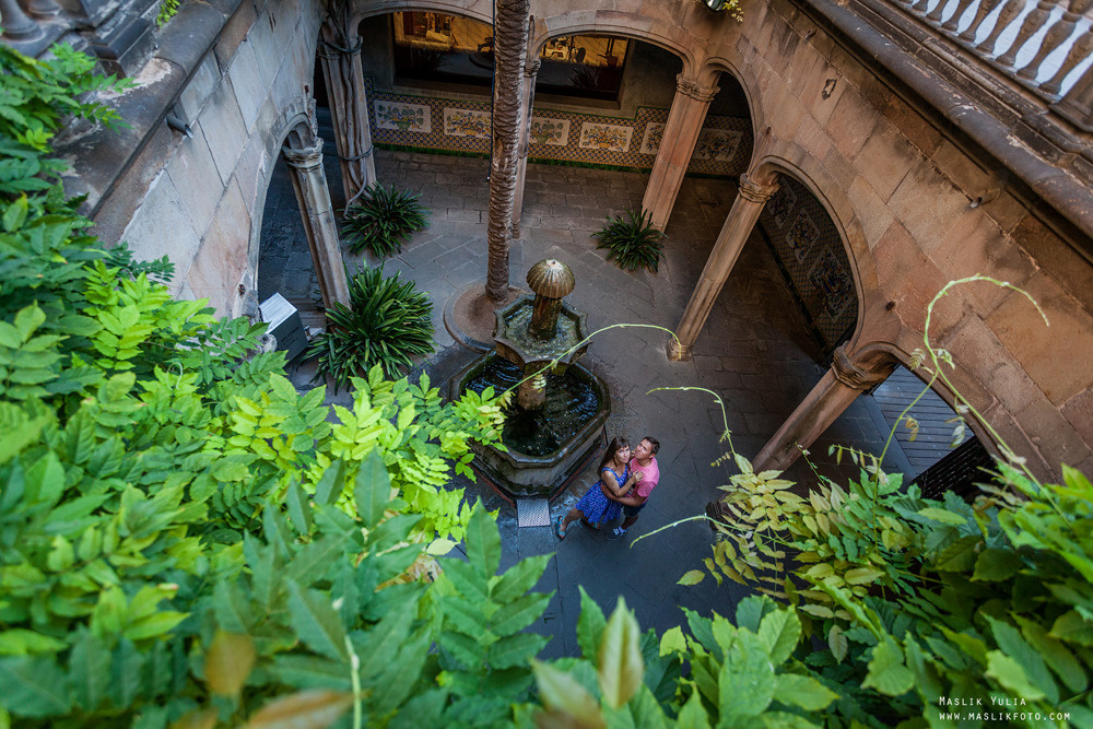 Paseo matutino de barcelona. Fotógrafo en Barcelona  Maslik Yulia