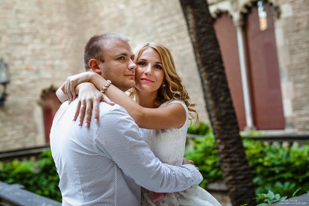 Przyjemna sesja zdjęciowa w Barcelonie. Fotograf w Barcelonie Hiszpanii Maslik Yulia
