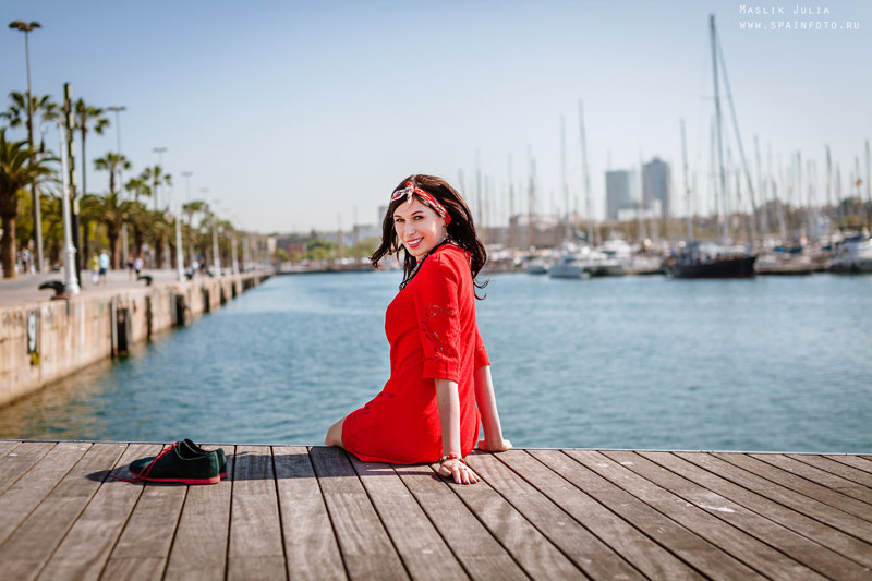 Elegante sesión de fotos en el puerto de Barcelona. Fotógrafo en Barcelona  Maslik Yulia