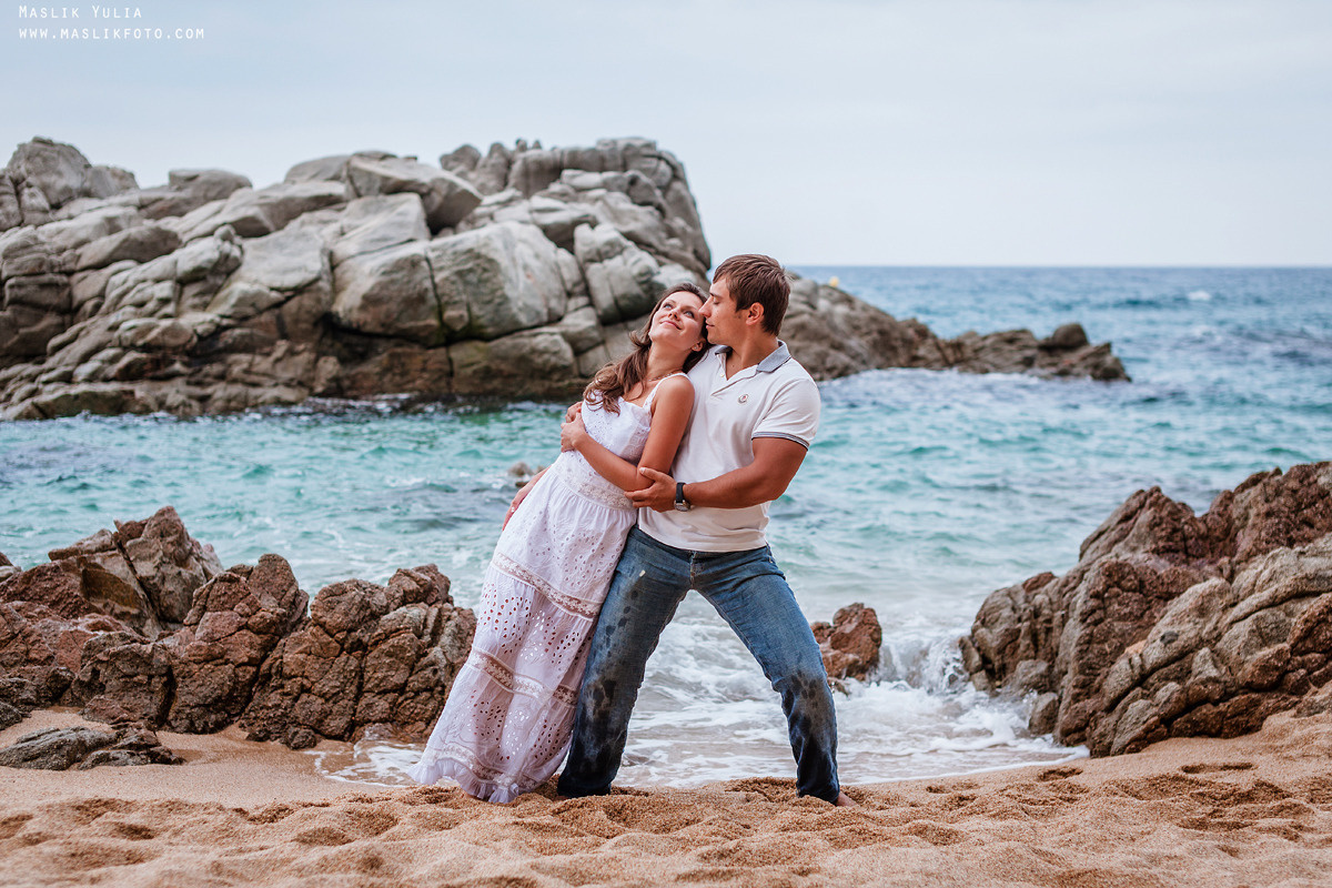 Sea photo session in Tossa de Mar. Photographer in Barcelona Spain Maslik Yulia