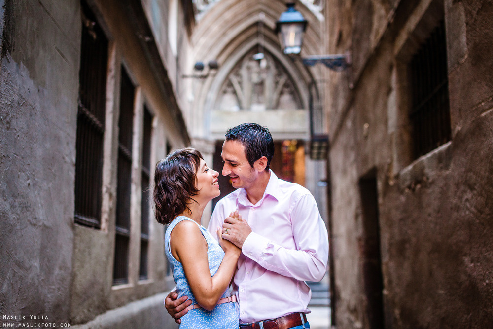 Morning photo shoot in Barcelona. Photographer in Barcelona Spain Maslik Yulia