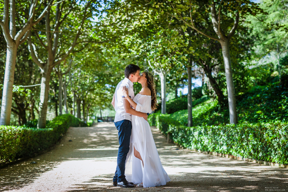 Sesión de fotos solares en Lloret de Mar. Fotógrafo en Barcelona  Maslik Yulia