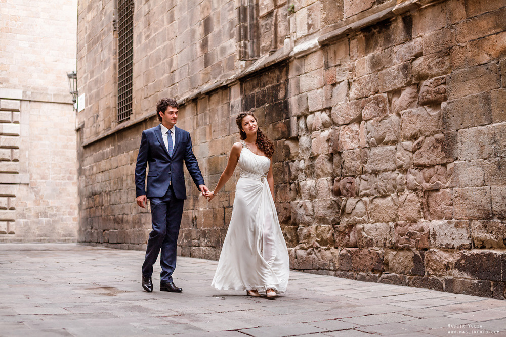 Sesión de fotos de boda de playa en España. Fotógrafo en Barcelona  Maslik Yulia