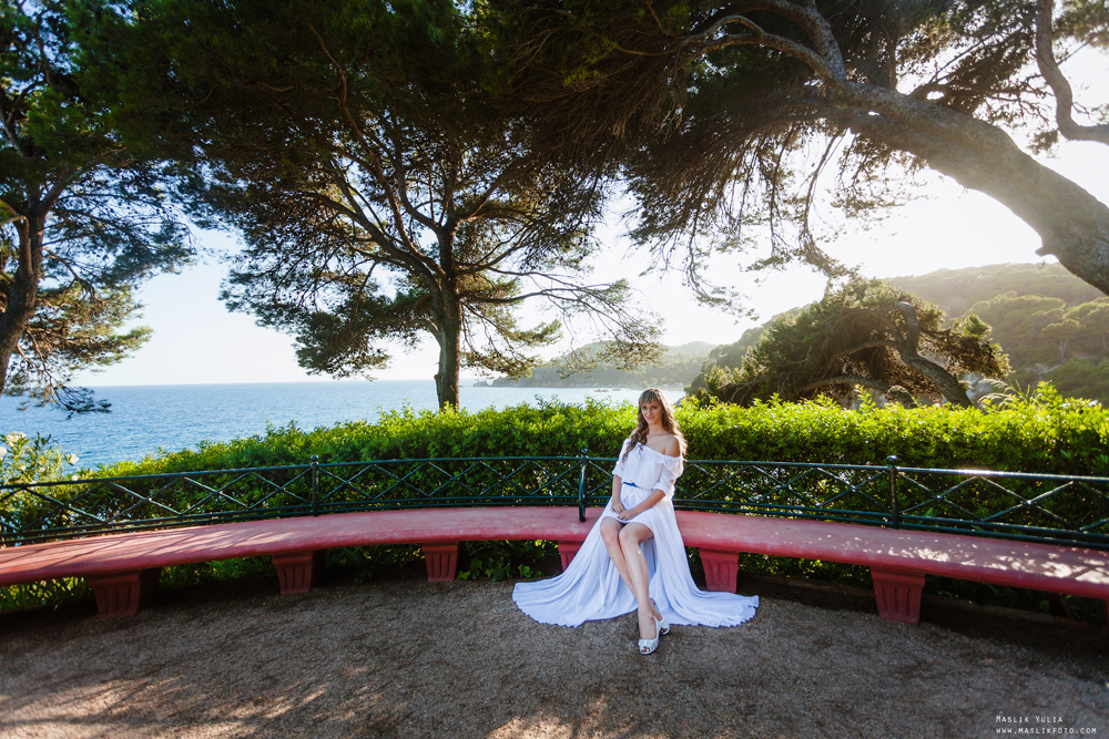 Sesión de fotos solares en Lloret de Mar. Fotógrafo en Barcelona  Maslik Yulia