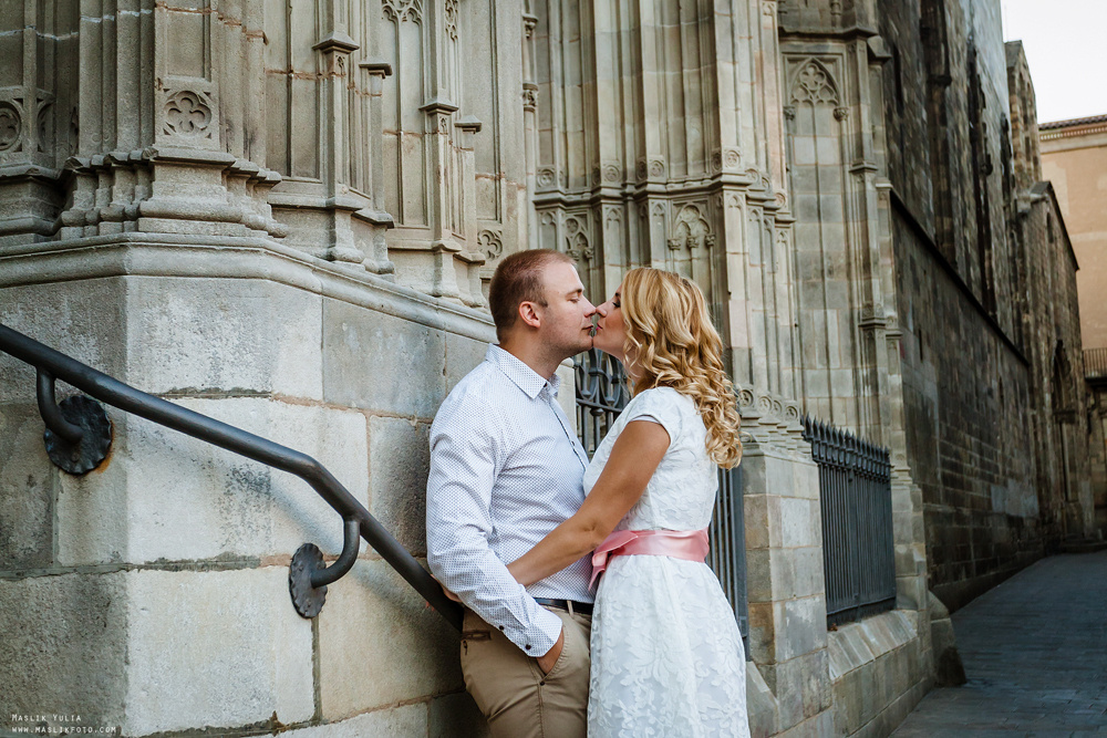 Przyjemna sesja zdjęciowa w Barcelonie. Fotograf w Barcelonie Hiszpanii Maslik Yulia