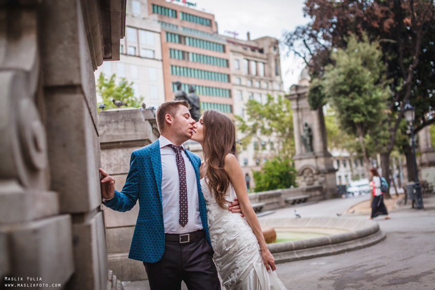 Свадебная фотосессия в Барселоне в парке Лабиринт. Фотограф в Барселоне Испании Маслик Юлия