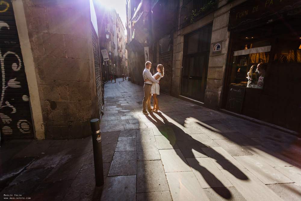 Przyjemna sesja zdjęciowa w Barcelonie. Fotograf w Barcelonie Hiszpanii Maslik Yulia