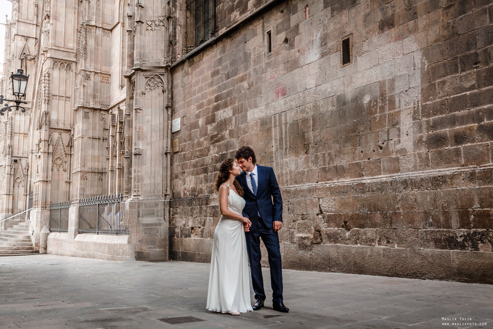 Sesión de fotos de boda de playa en España. Fotógrafo en Barcelona  Maslik Yulia