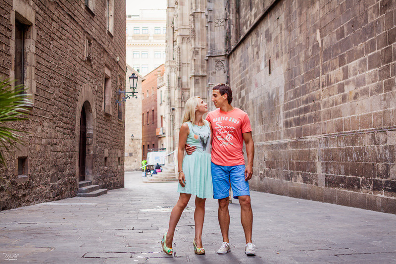 Dziarska rodzinna sesja zdjęciowa w Barcelonie. Fotograf w Barcelonie Hiszpanii Maslik Yulia