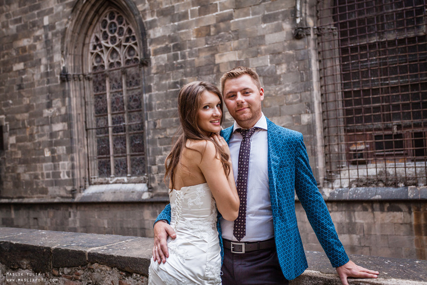 Свадебная фотосессия в Барселоне в парке Лабиринт. Фотограф в Барселоне Испании Маслик Юлия