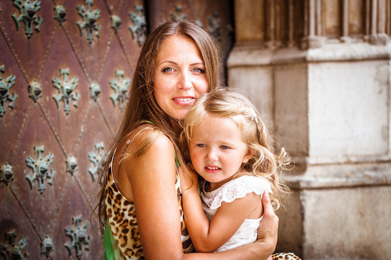 Family photo shoot in Tarragona. Photographer in Barcelona Spain Maslik Yulia