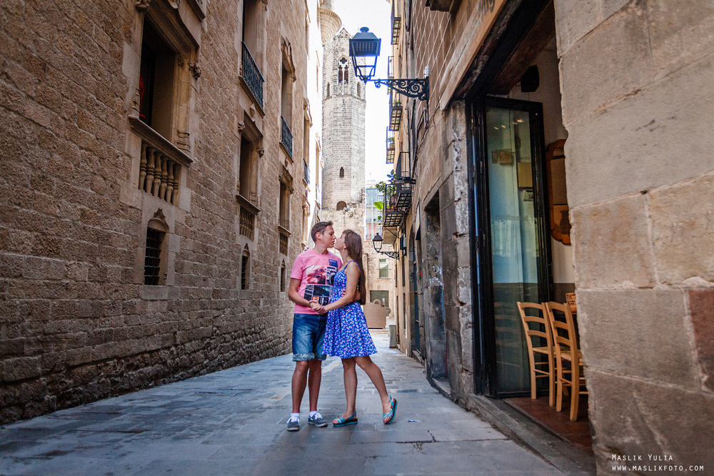 Paseo matutino de barcelona. Fotógrafo en Barcelona  Maslik Yulia