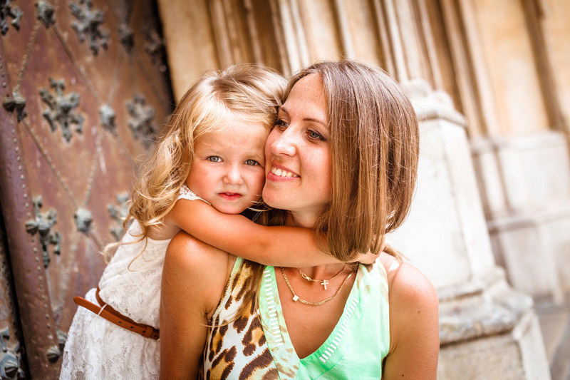 Family photo shoot in Tarragona. Photographer in Barcelona Spain Maslik Yulia