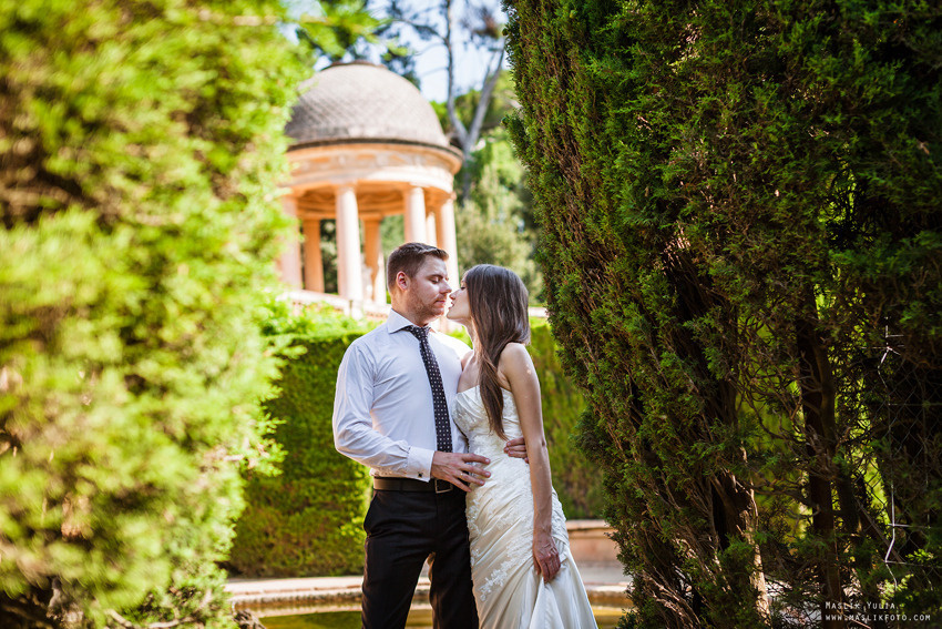 Свадебная фотосессия в Барселоне в парке Лабиринт. Фотограф в Барселоне Испании Маслик Юлия