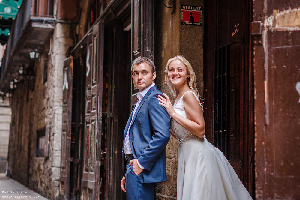 Дождливая фотосессия в Барселоне. Фотограф в Барселоне Испании Маслик Юлия