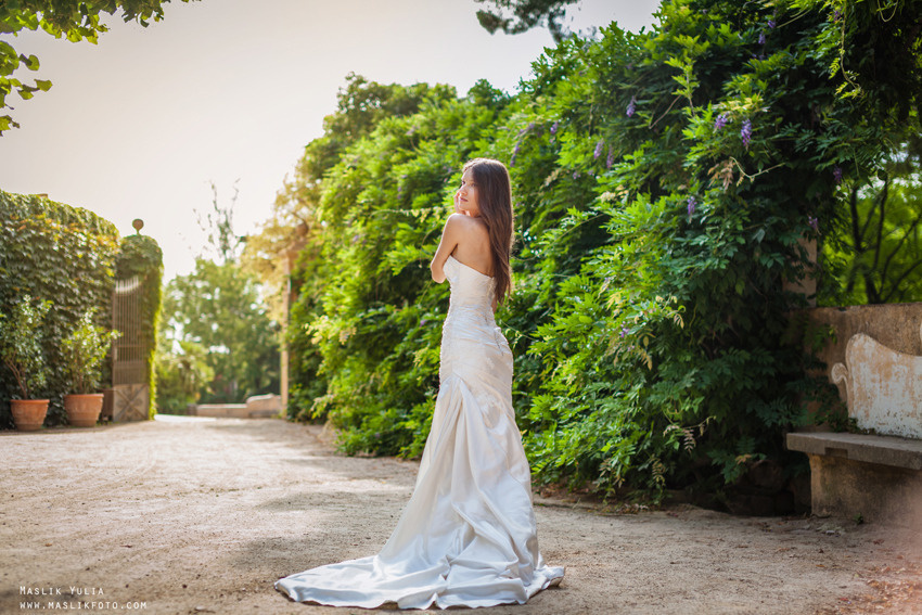 Свадебная фотосессия в Барселоне в парке Лабиринт. Фотограф в Барселоне Испании Маслик Юлия