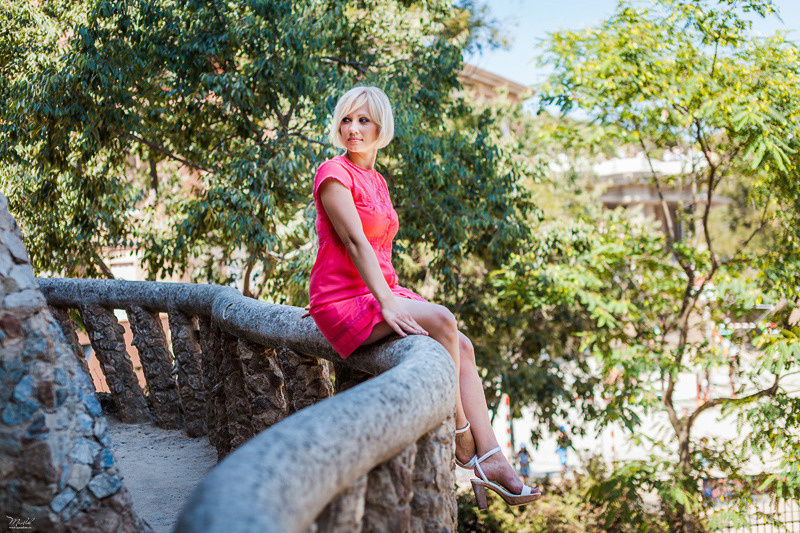 Sesión de fotos de retrato en el Park Güell. Fotógrafo en Barcelona  Maslik Yulia