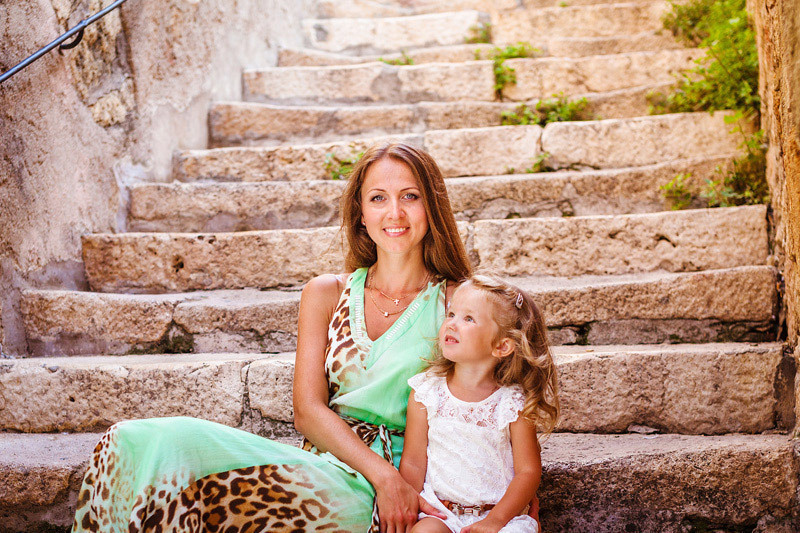 Family photo shoot in Tarragona. Photographer in Barcelona Spain Maslik Yulia