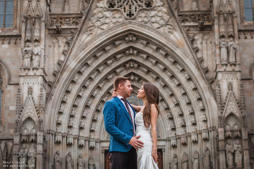 Свадебная фотосессия в Барселоне в парке Лабиринт. Фотограф в Барселоне Испании Маслик Юлия