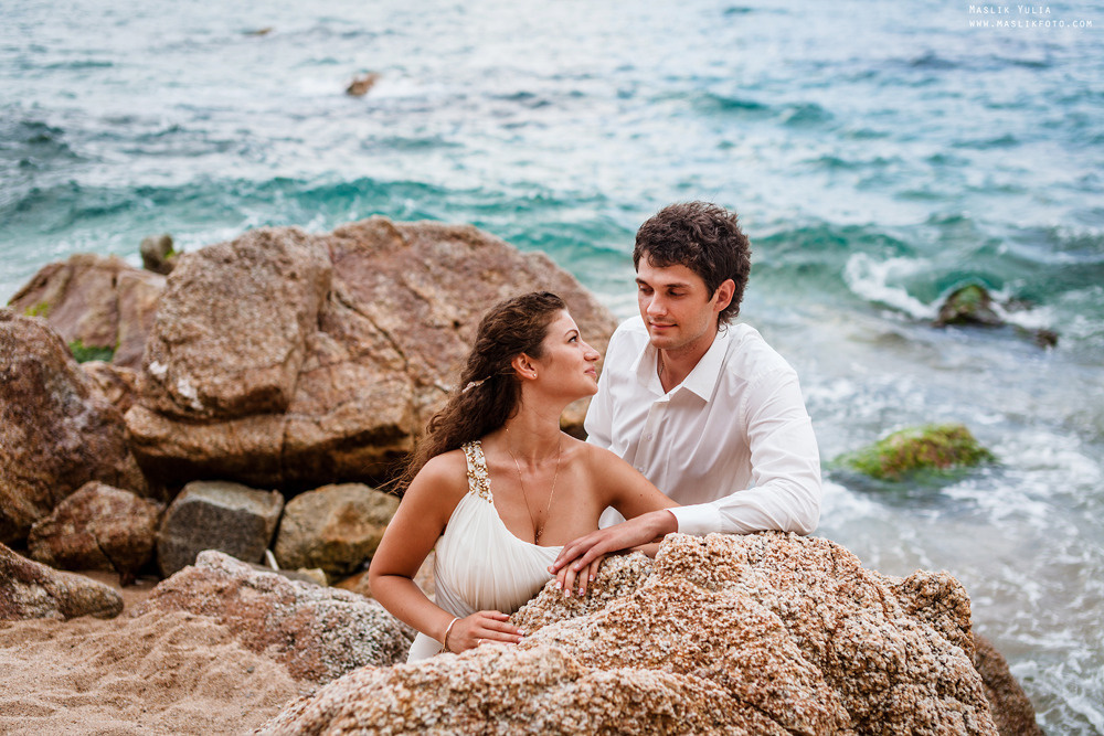 Sesión de fotos de boda de playa en España. Fotógrafo en Barcelona  Maslik Yulia