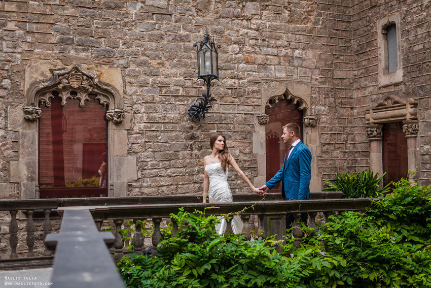 Свадебная фотосессия в Барселоне в парке Лабиринт. Фотограф в Барселоне Испании Маслик Юлия