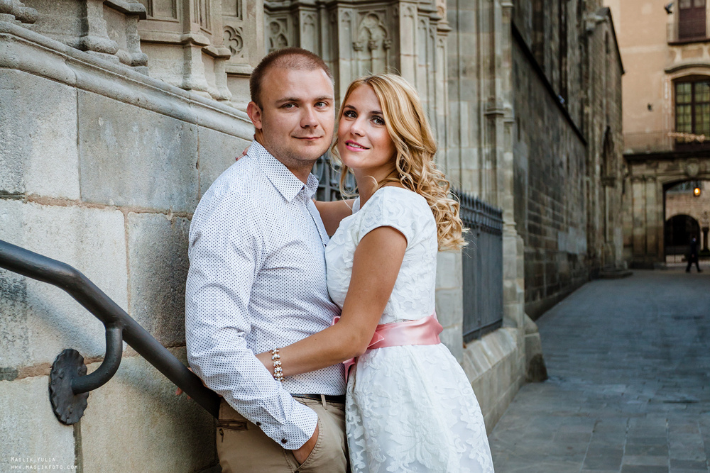 Przyjemna sesja zdjęciowa w Barcelonie. Fotograf w Barcelonie Hiszpanii Maslik Yulia