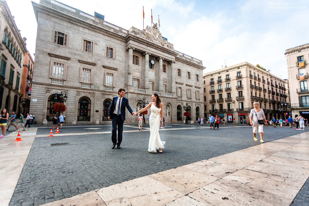 Sesión de fotos de boda de playa en España. Fotógrafo en Barcelona  Maslik Yulia