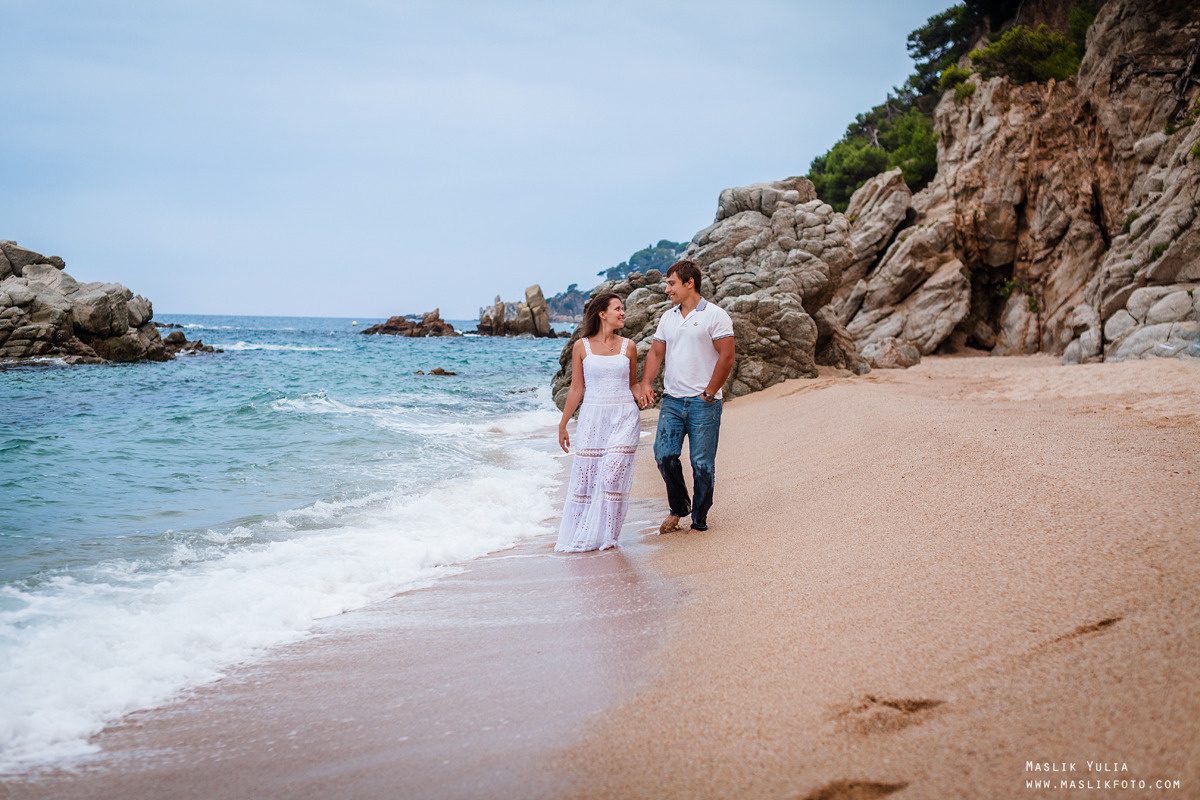 Sea photo session in Tossa de Mar. Photographer in Barcelona Spain Maslik Yulia