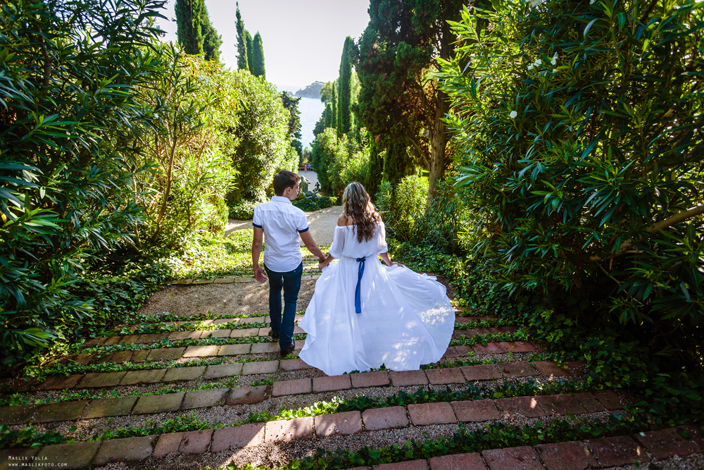 Sesión de fotos solares en Lloret de Mar. Fotógrafo en Barcelona  Maslik Yulia