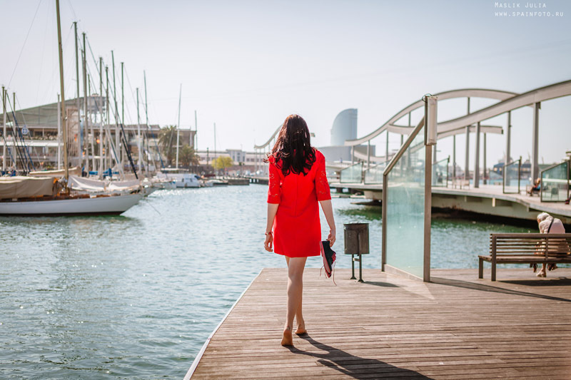 Elegante sesión de fotos en el puerto de Barcelona. Fotógrafo en Barcelona  Maslik Yulia