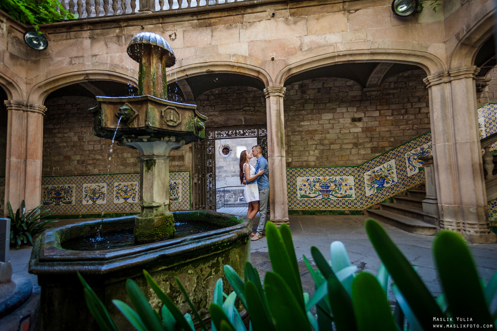 Summer photo shoot in Barcelona. Photographer in Barcelona Spain Maslik Yulia